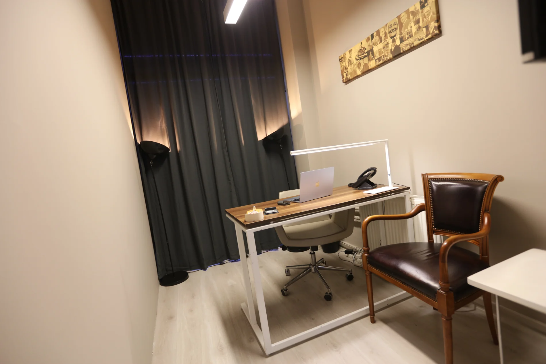 Ready office desks